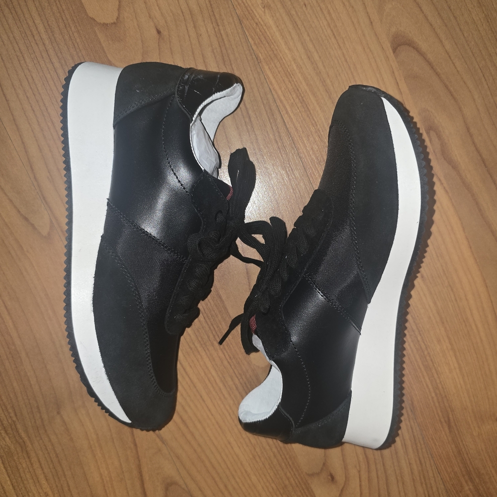 Banana Republic Black and White Sneakers